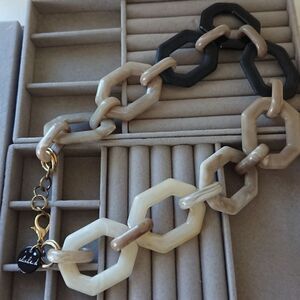 ALISHA.D Bold tri color Link Necklace